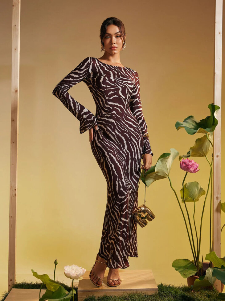 Robe longue imprimée tigre à manches longues Cecily – Image 4