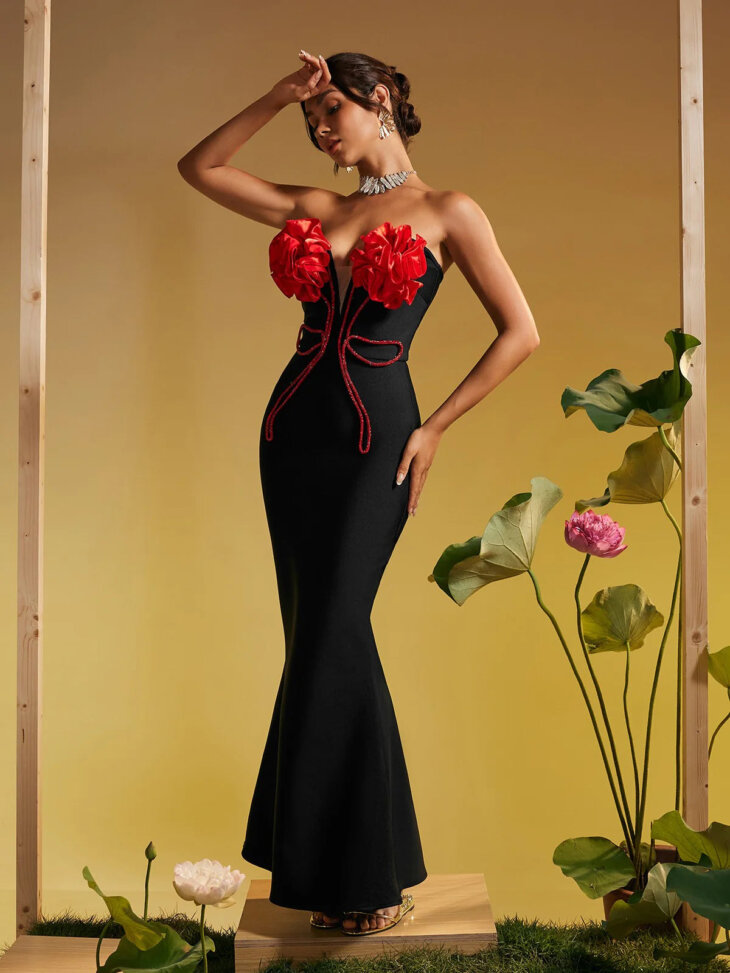 Robe longue sans bretelles en cristal à fleurs Musay – Image 3