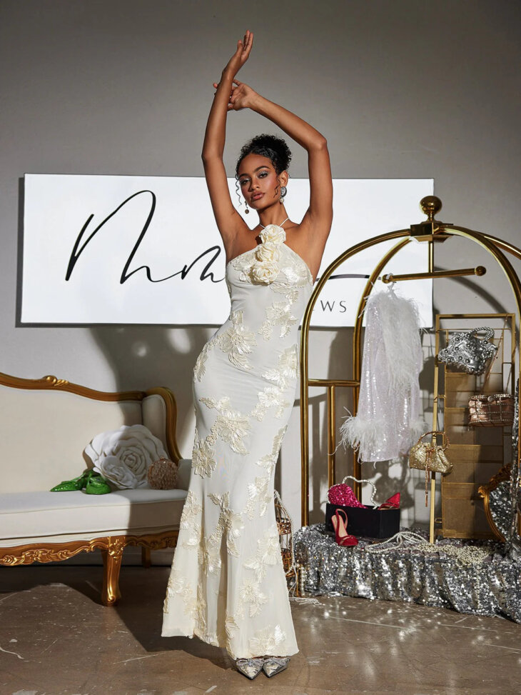Robe longue fleurie à col licou Aedin – Image 5
