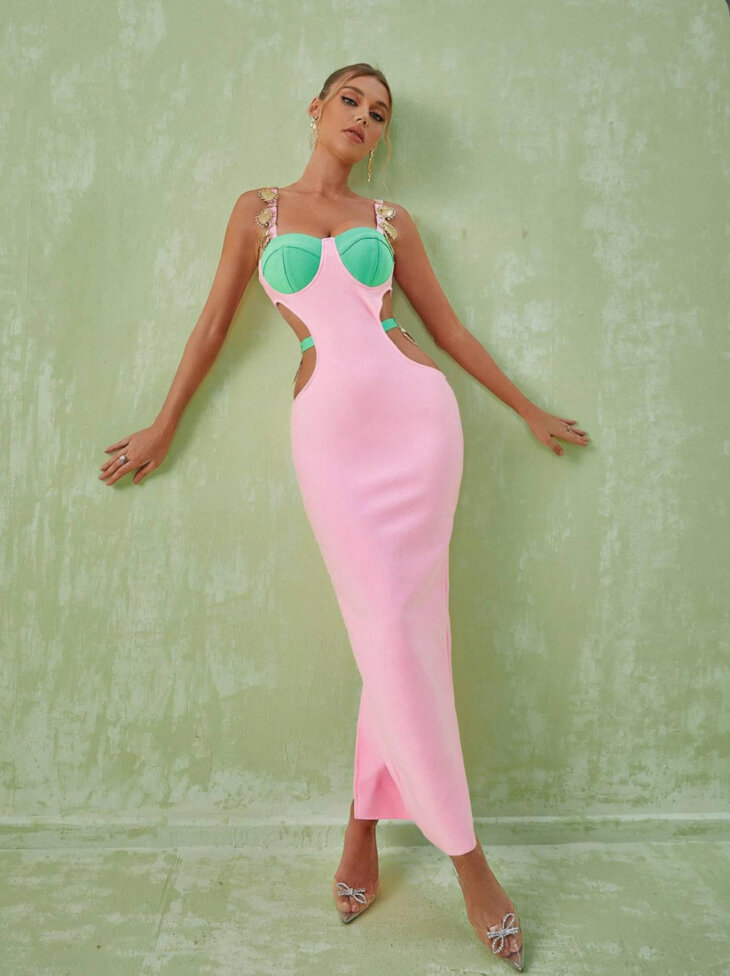 Margaux - Robe longue ornée à découpes - Rose