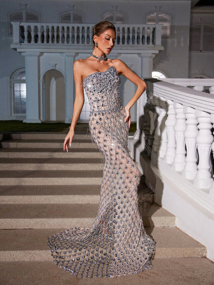 Robe longue sans bretelles en maille strassée Sean