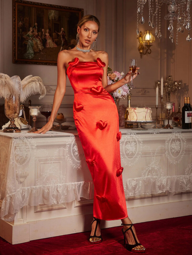 Robe longue sans bretelles en satin cœur Taton