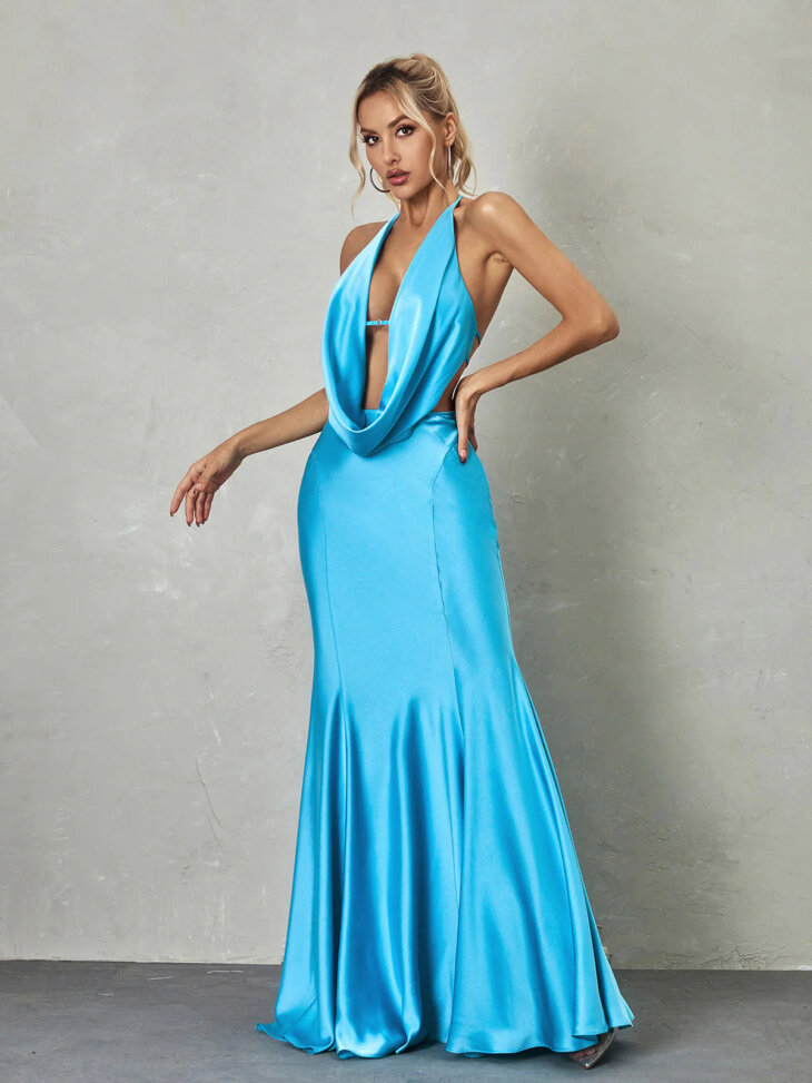 Robe longue en satin à col drapé Dymphna
