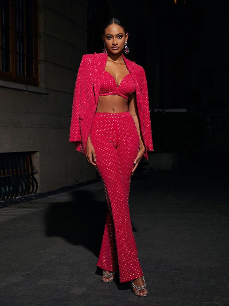 Whitley - Ensemble trois pièces avec blazer orné - Rose vif