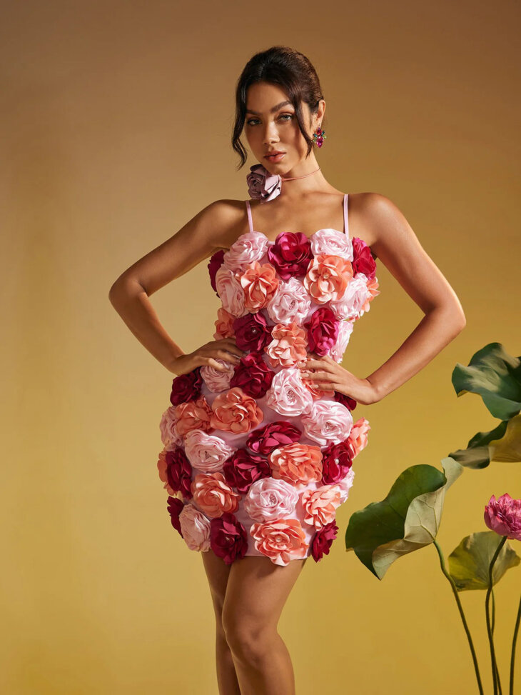 Robe mi-longue à perles et fleurs spaghetti Rudra