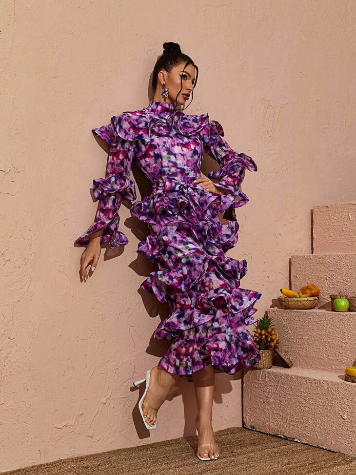 Robe mi-longue imprimée à volants Elena en violet – Image 5