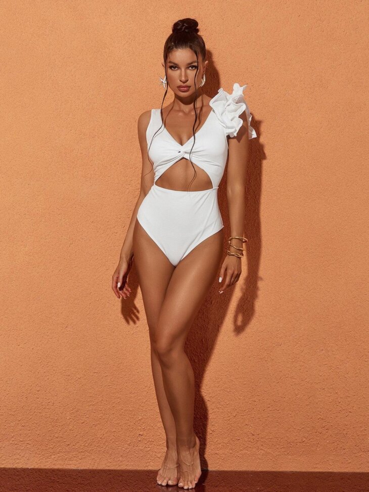 Maillot de bain une pièce chiné à découpes et volants – Image 4