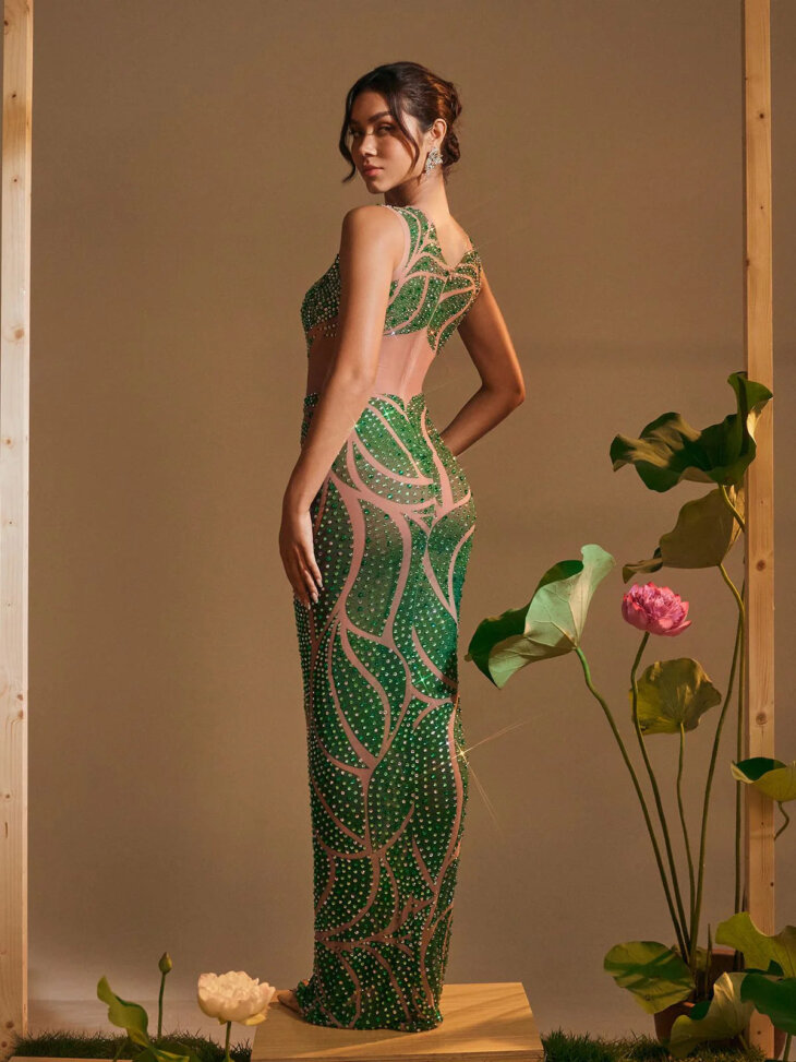 Robe longue Anabia à col rond et imprimé strass – Image 2