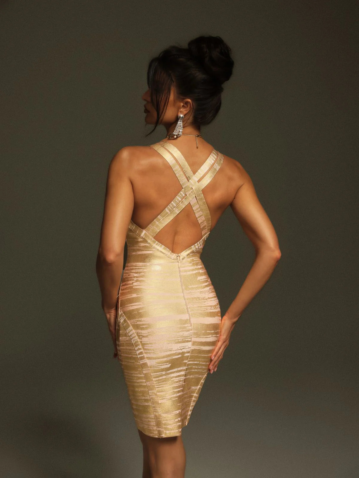 Rudimar - Mini-robe bandage imprimée à col en V – Image 2