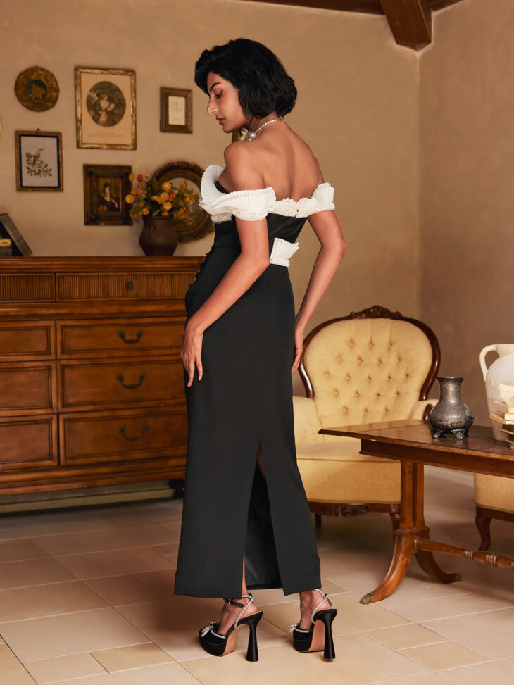 Araksia - Robe longue froncée à manches dénudées et perles – Image 2