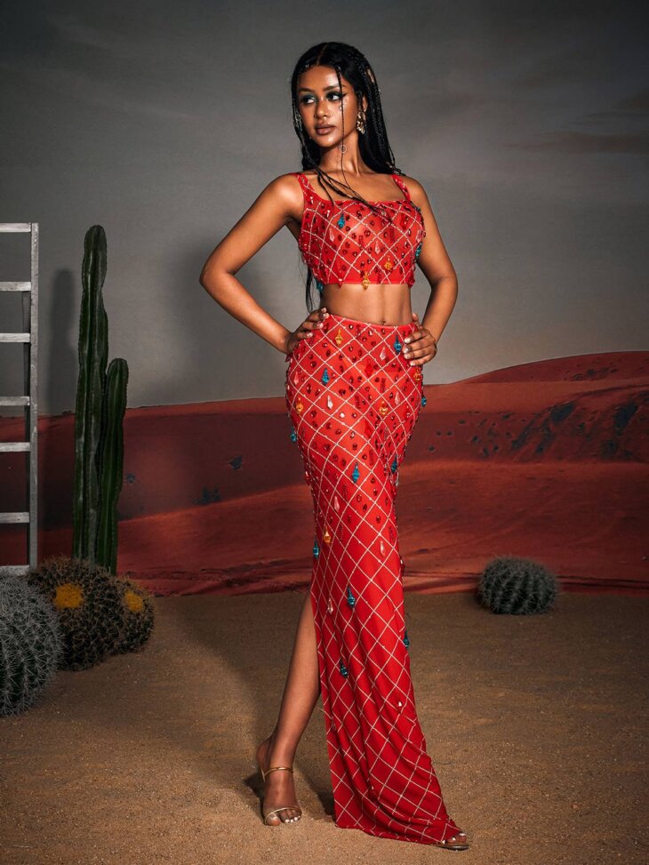 Malik - Ensemble jupe fendue en strass - Rouge – Image 2