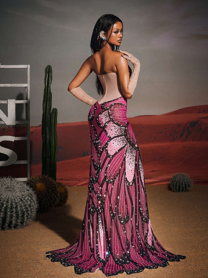 Robe longue fendue avec strass et papillon Aidan – Image 4