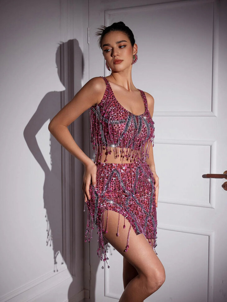Colette - Ensemble jupe fendue à franges et chaîne en cristal - Rose – Image 3