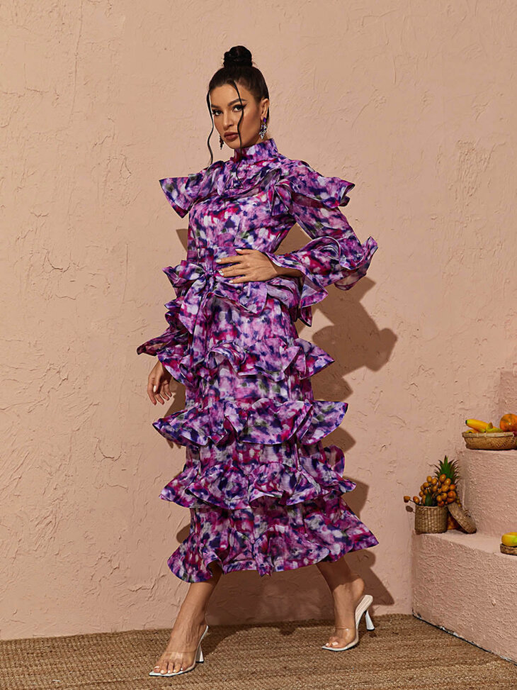 Robe mi-longue imprimée à volants Elena en violet – Image 3
