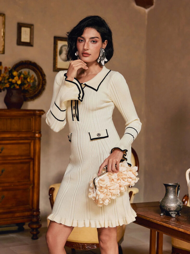 Mini-robe tricotée boutonnée à volants et manches longues Shalita – Image 5