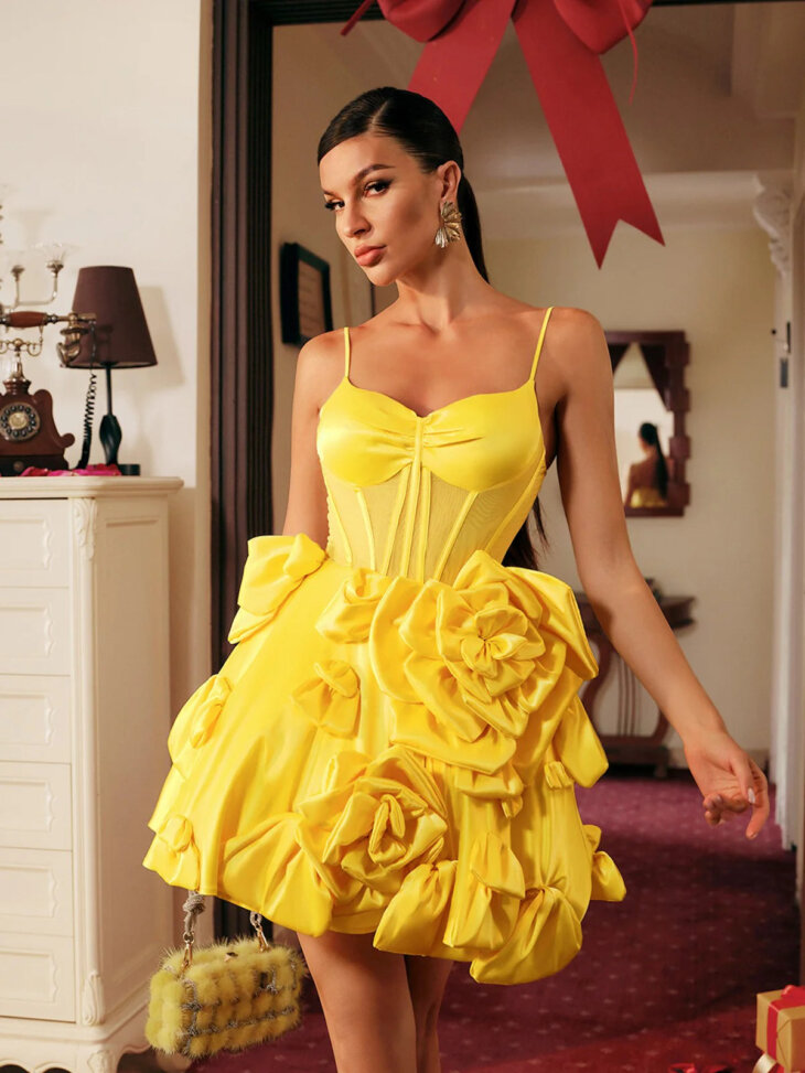 Mini-robe en satin à fleurs spaghetti Stanski – Image 4