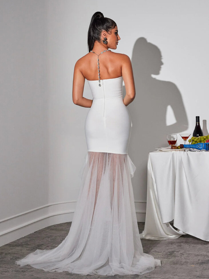 Robe bandage en cristal à fleurs Attica