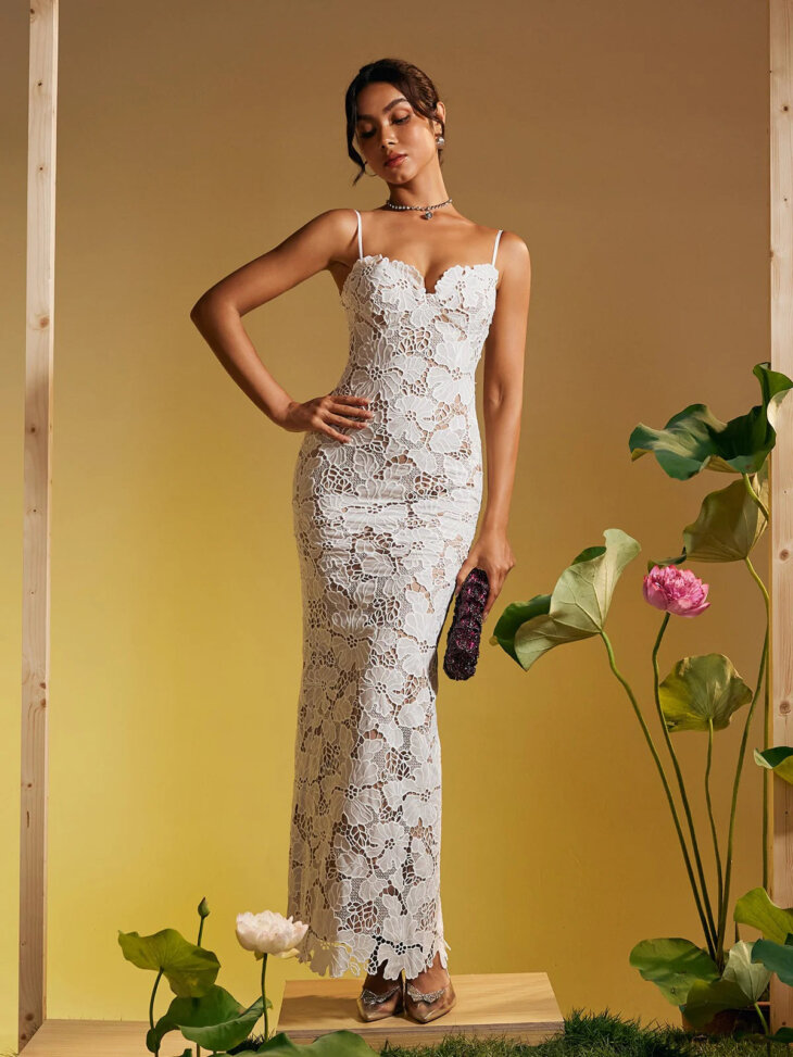 Robe longue brodée florale spaghetti Avihu – Image 3
