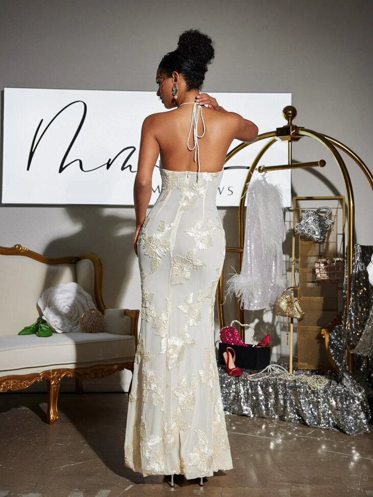Robe longue fleurie à col licou Aedin – Image 2