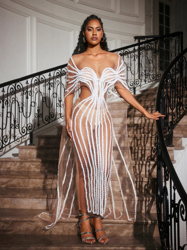 Robe longue ornée de sequins et découpes Blysse
