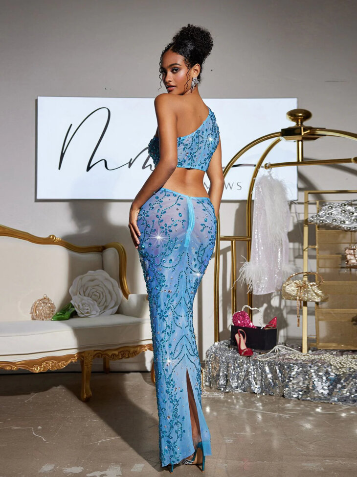 Robe longue Shalow à une épaule découpée en strass – Image 2