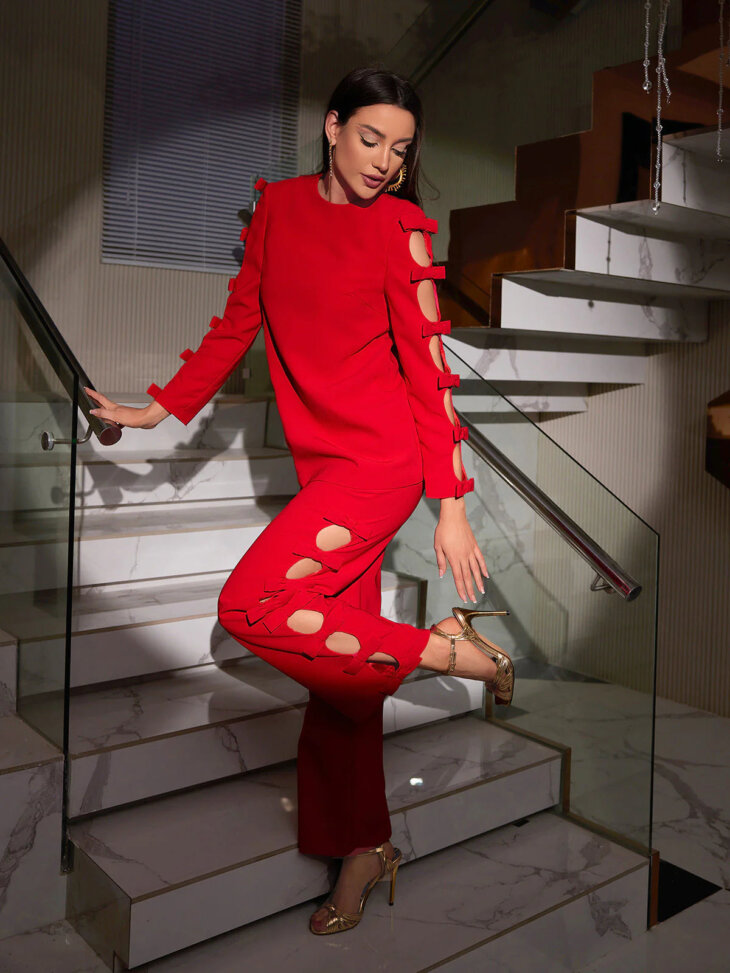 Ensemble pantalon sunnite à manches longues et découpe avec nœud