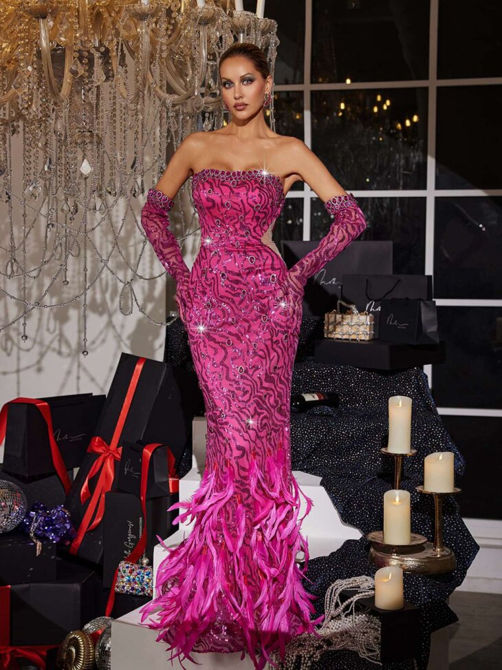 Robe longue à sequins et à plumes Diemen avec gants – Image 4
