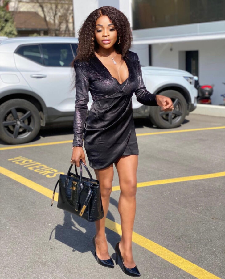 SHINY DEEP V-NECK MINI DRESS - Robe de soirée